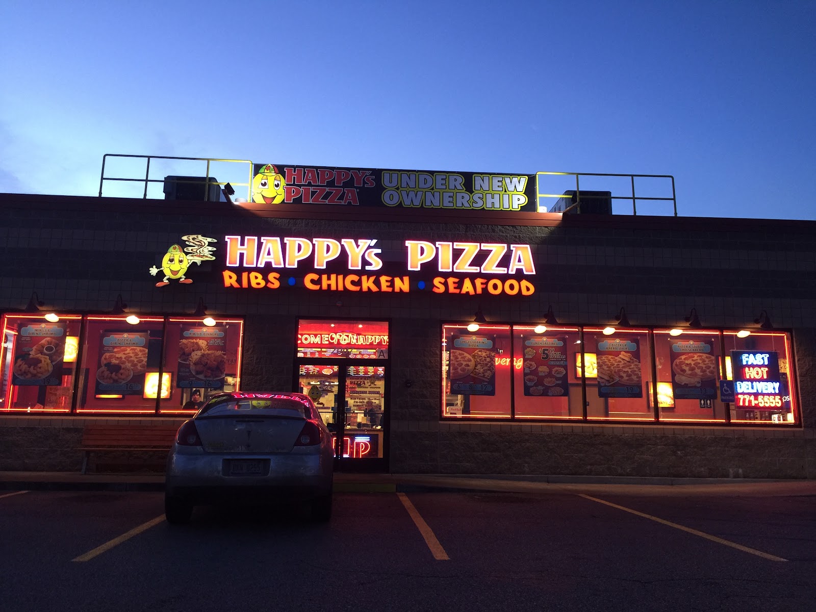Happy's Pizza — photo