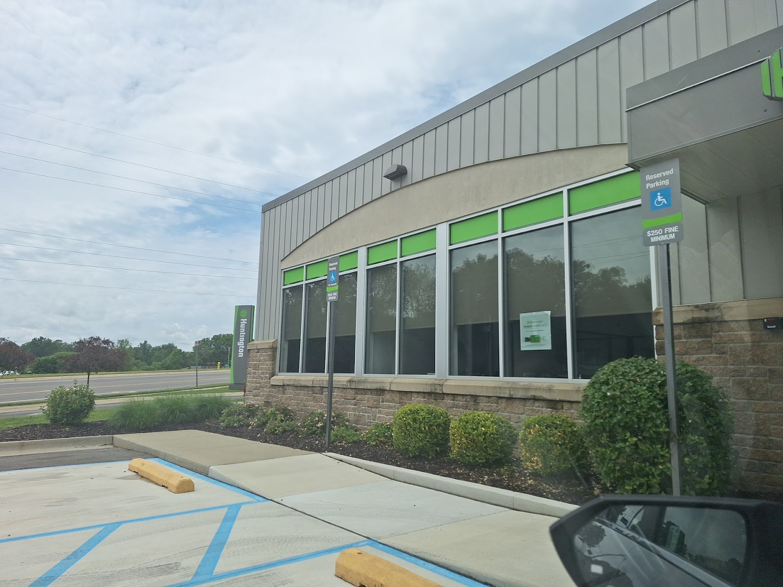 Huntington Bank — photo