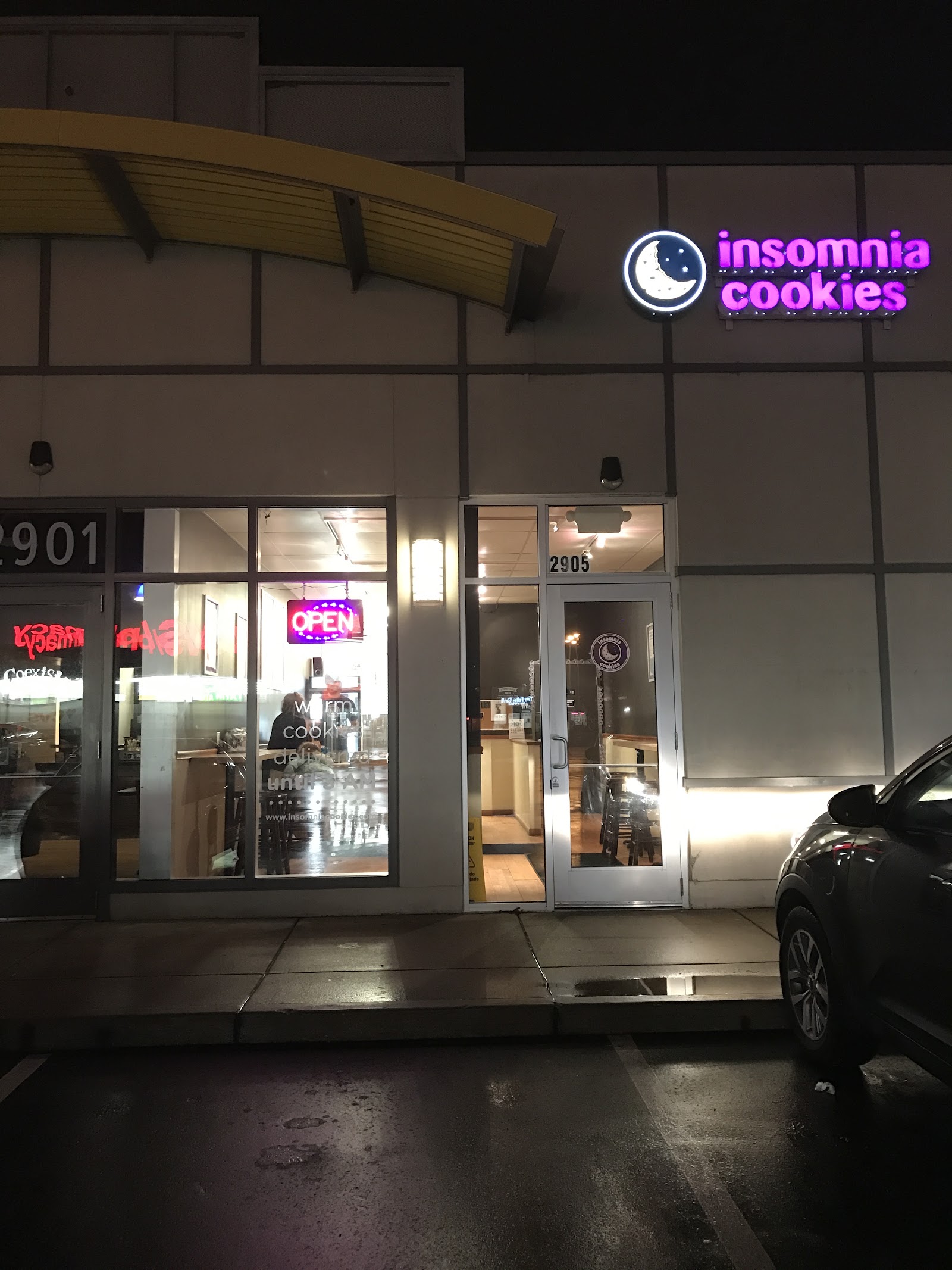 Insomnia Cookies — photo
