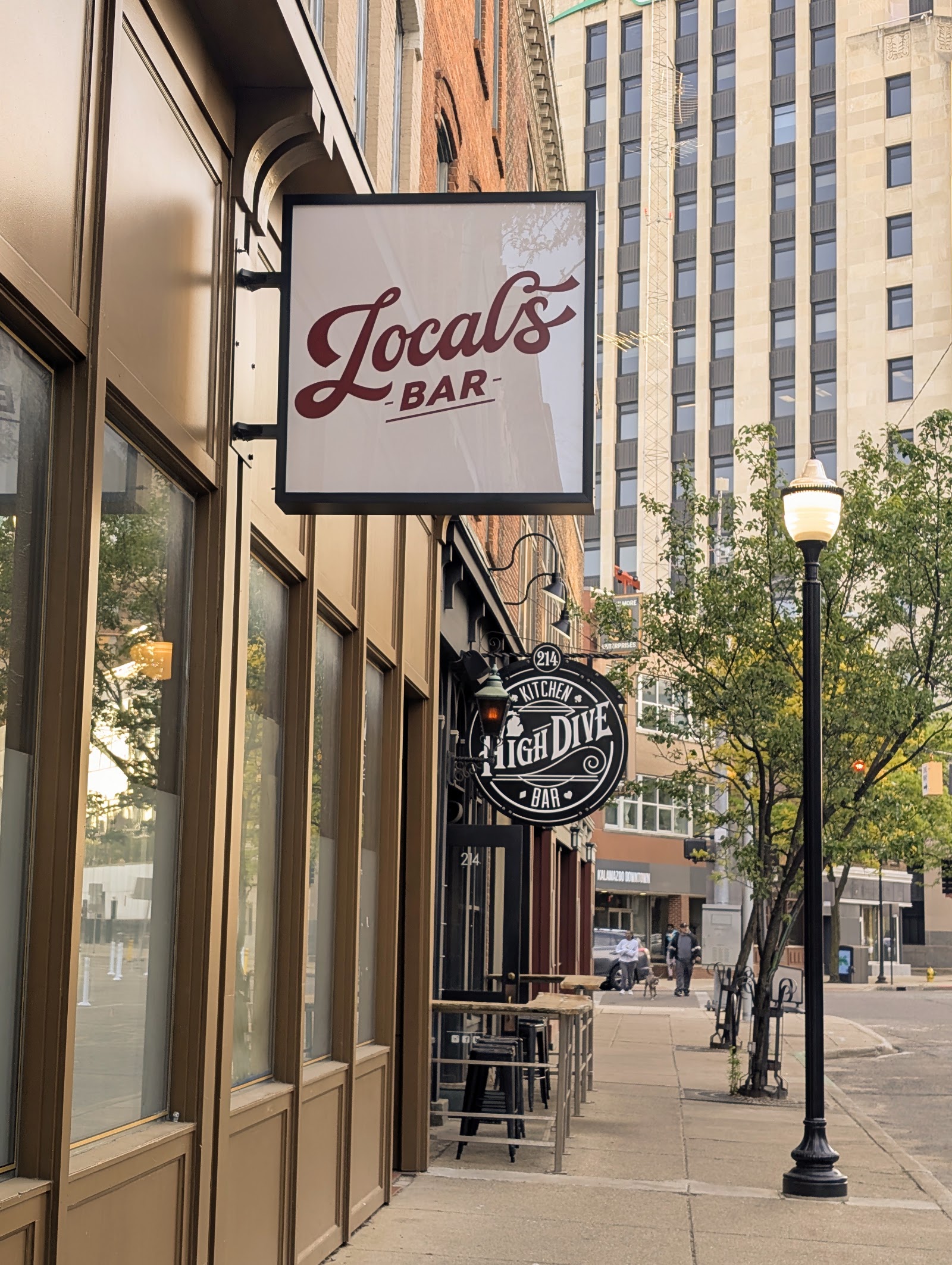 Locals Bar — photo