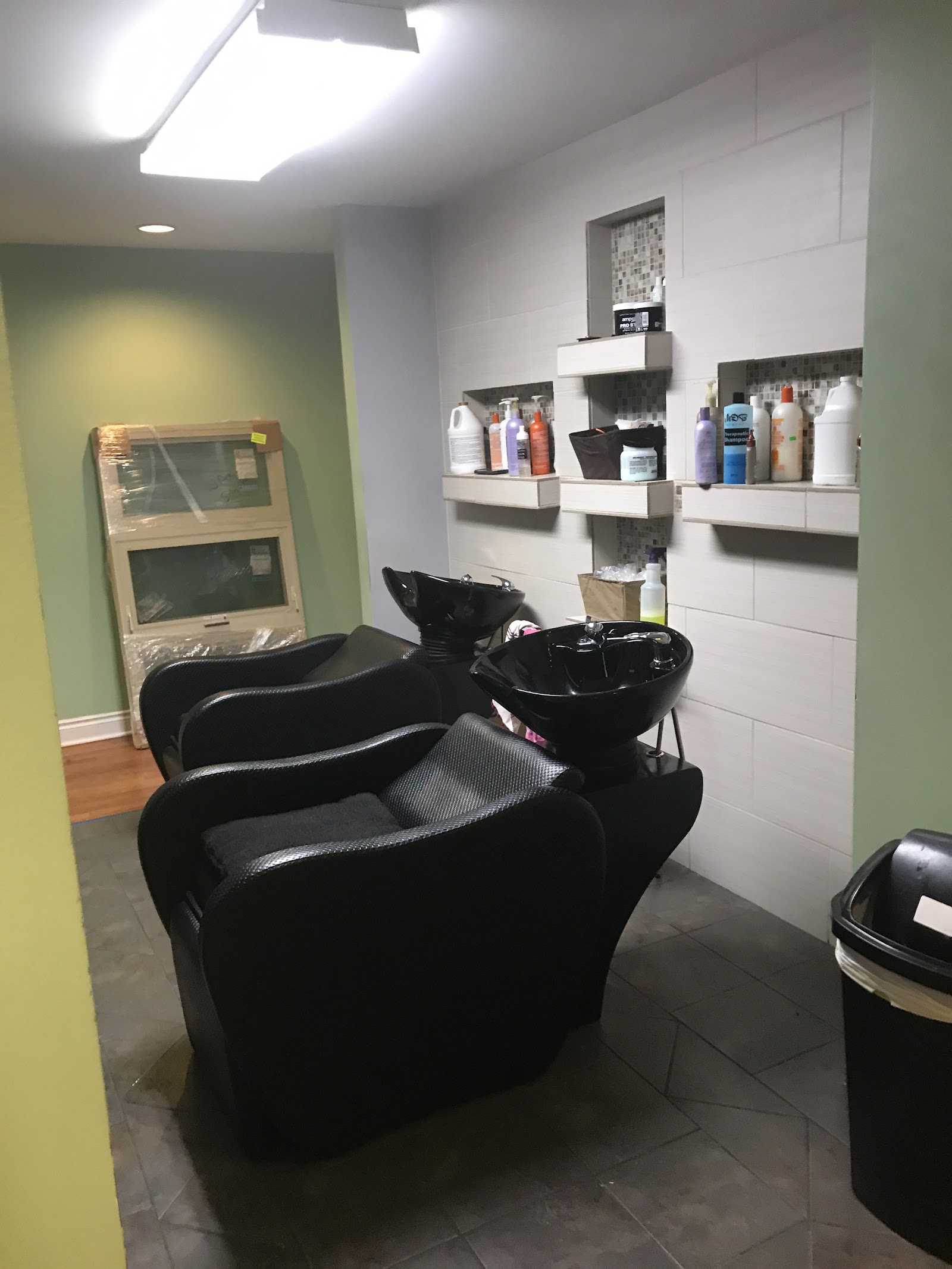 Mark Anthony Salon — photo
