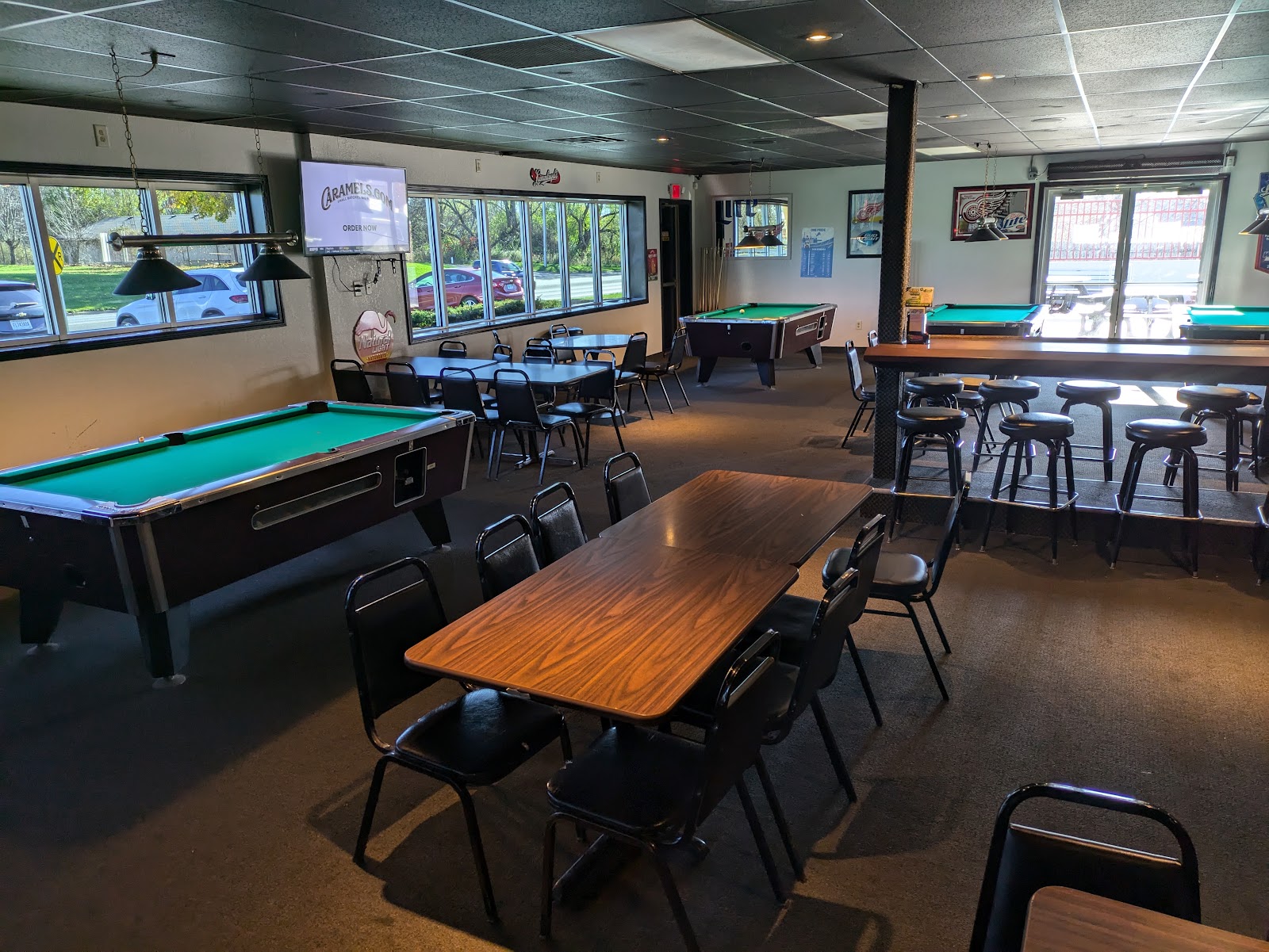 Nob Hill Bar & Grill — photo