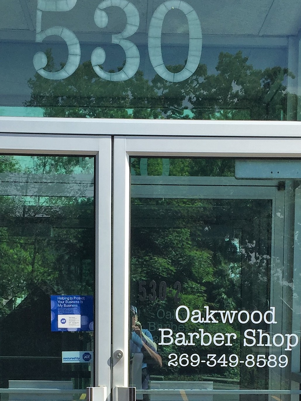 Oakwood Barber Shop (formerly Dale's Oakwood Barber Shop) — photo