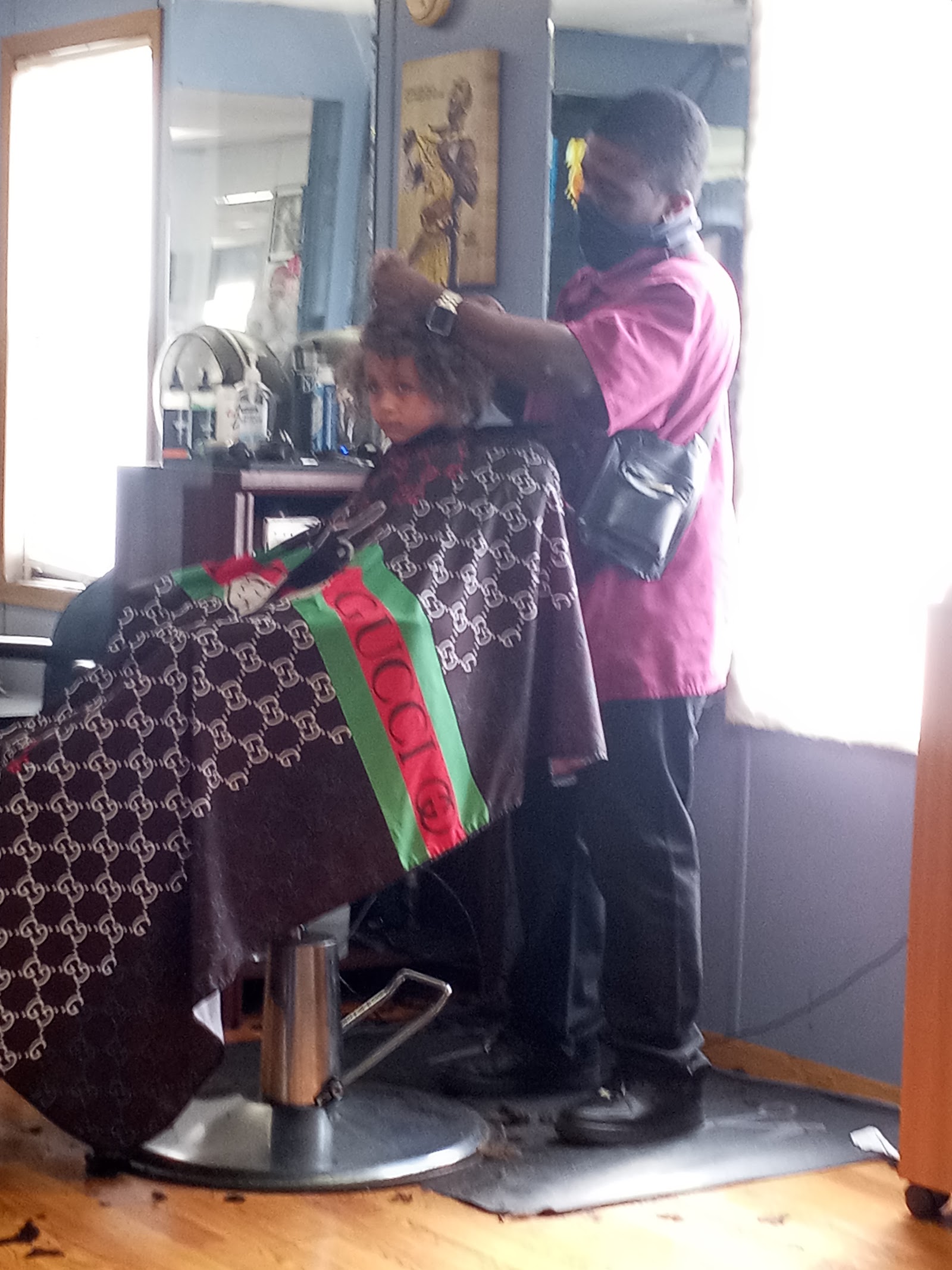 Six Ducks Barber Shop in Kalamazoo