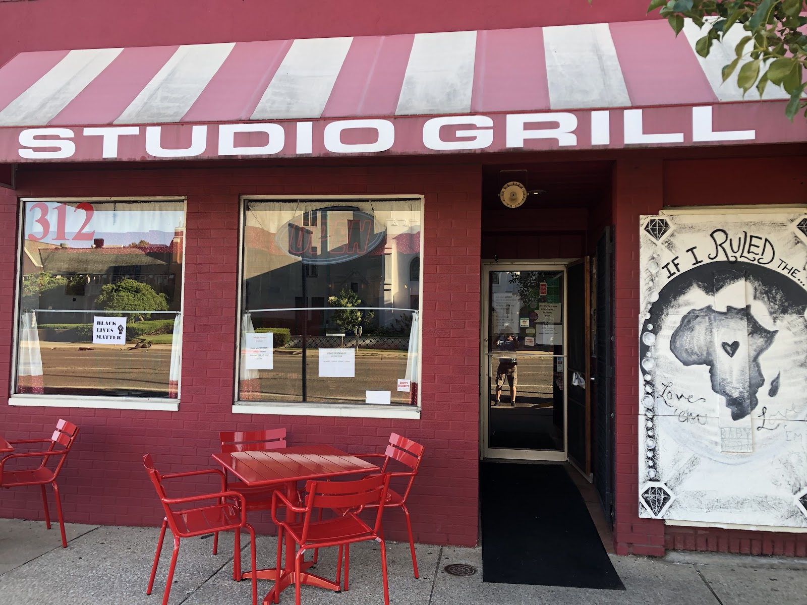 Studio Grill — photo