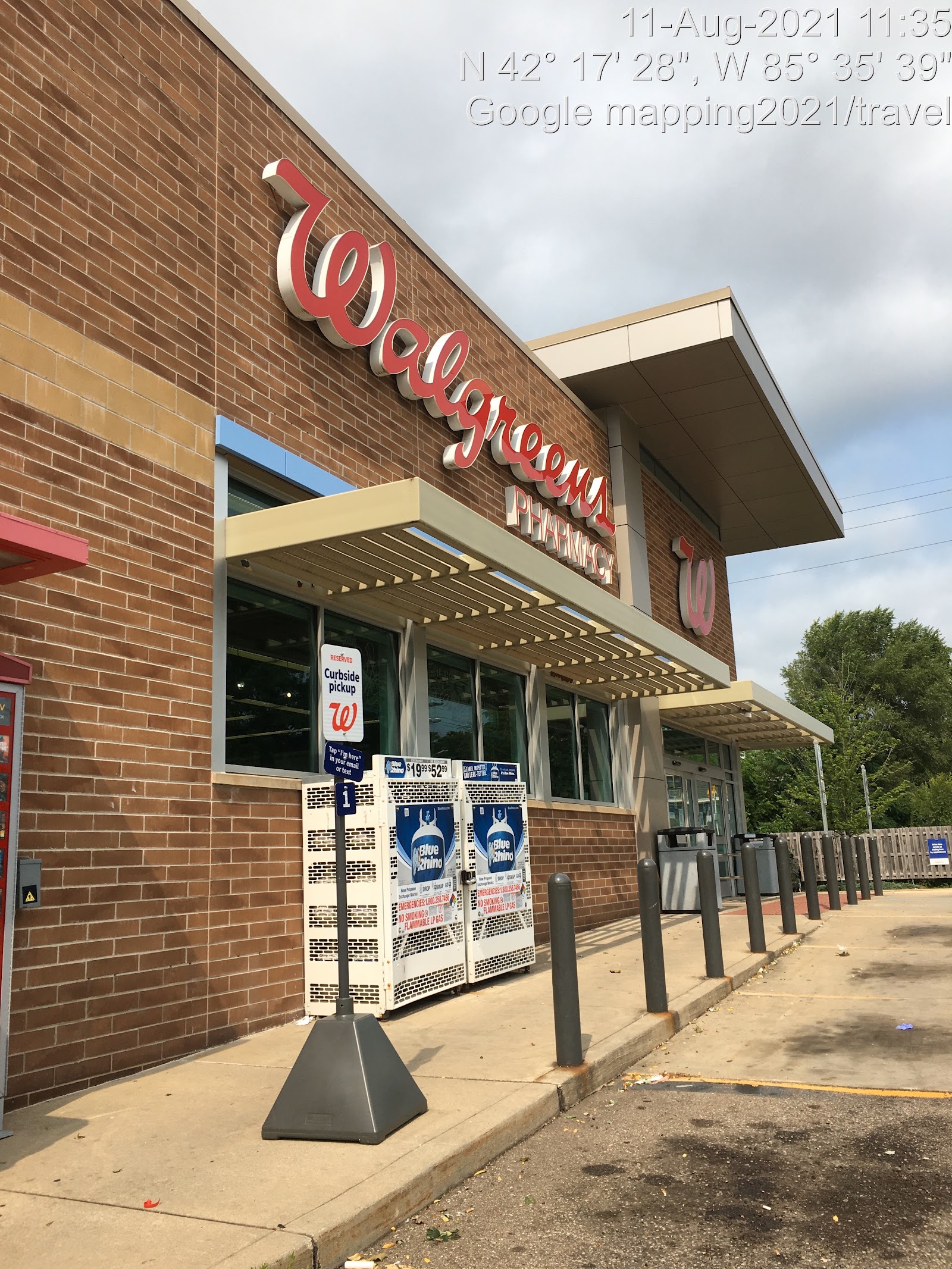 Walgreens — photo
